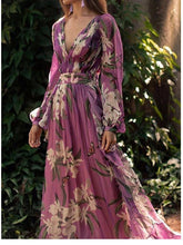 Bedrucktes Swing-Kleid mit V-Ausschnitt und langen Ärmeln